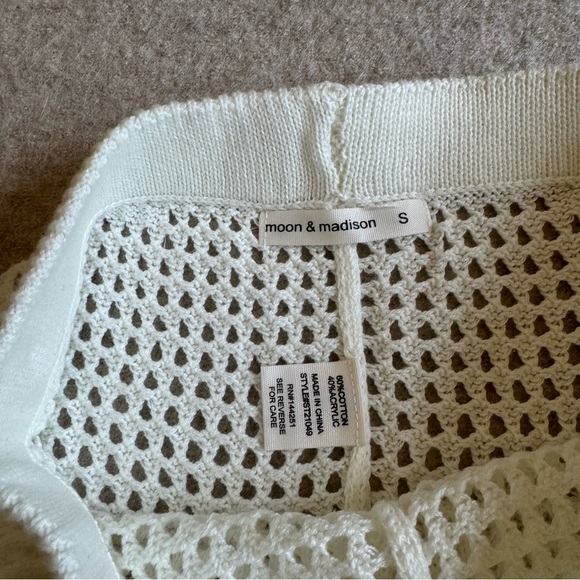 White crotchet mini shorts - Picture 4 of 4